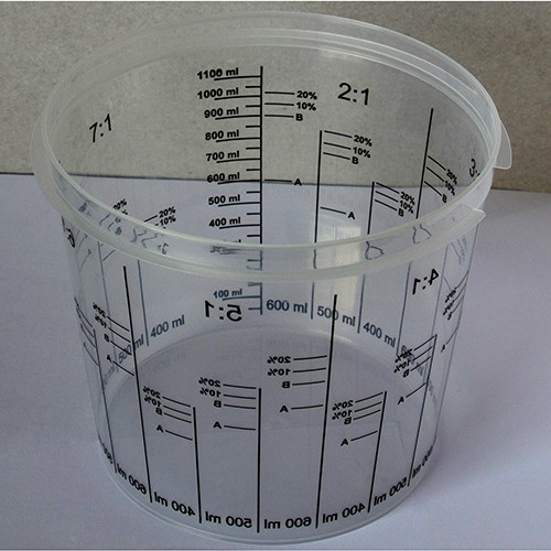 Easily use customizable paint mixing cups