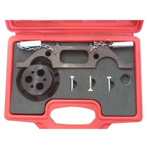 The Opel engine timing tool is suitable for ASTRA VECTRA VX220, ZAFIRA and SIGNUM. It is applicative for K9K engines, G9T engines and G9U engines. The red blow molded box can protect the timing tool kit from damages. It is used for holding position of coo